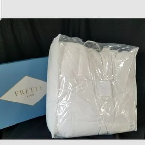NEW FRETTE King Comforter Duvet Filler $975 Livia
